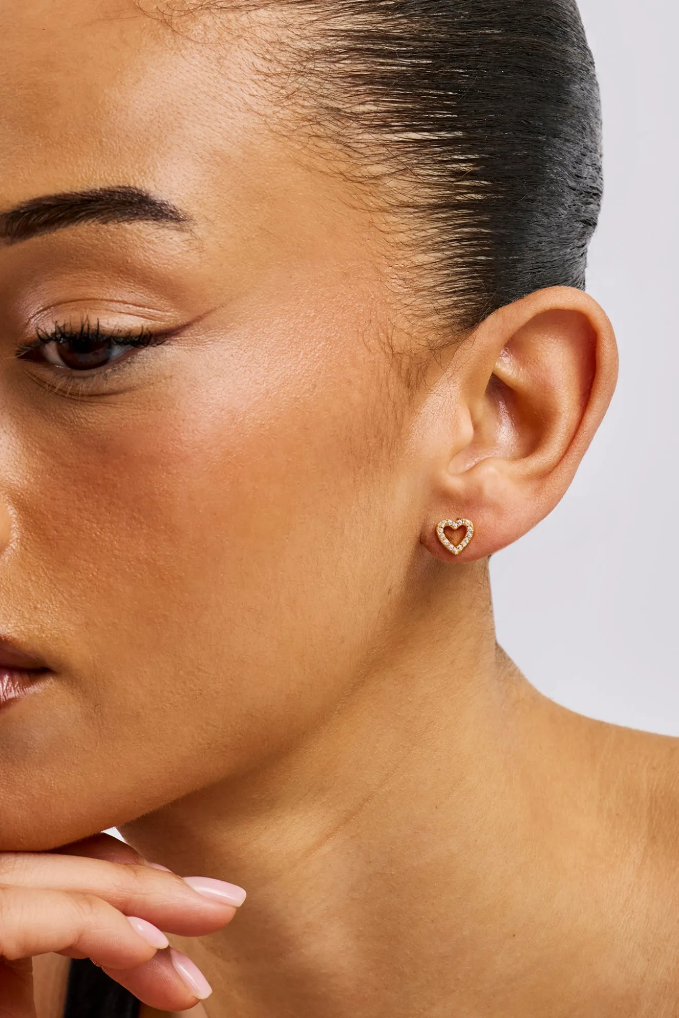 Iced Heart Outline Stud Earrings - 10mm - Gold
