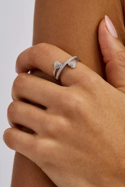 Iced Heart Twist Ring - 6mm - White