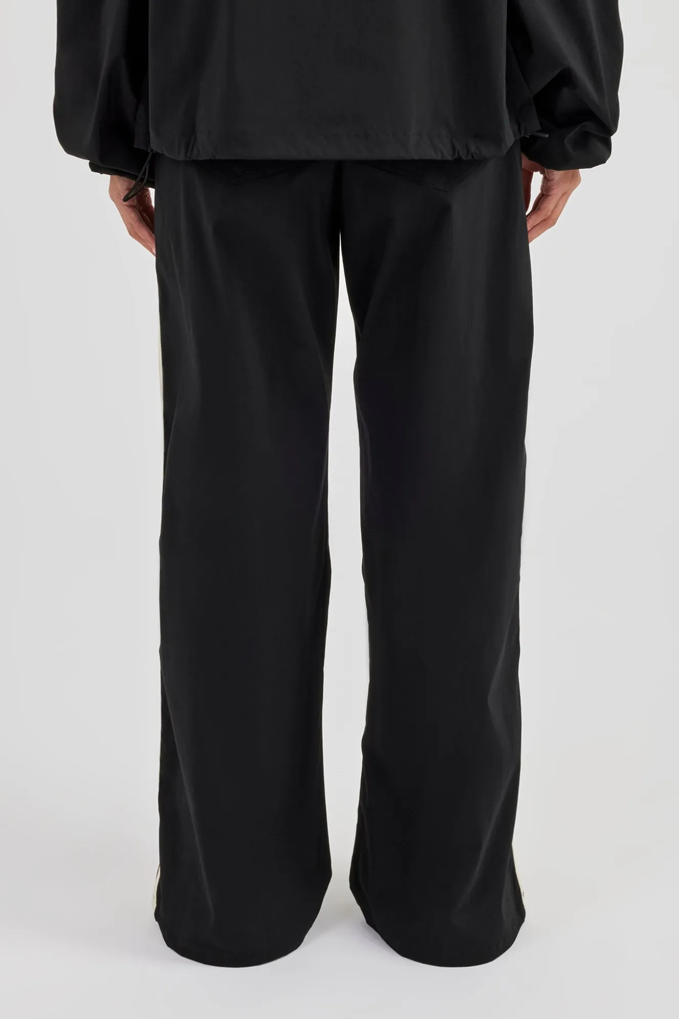 Nylon Taping Jogger - Black