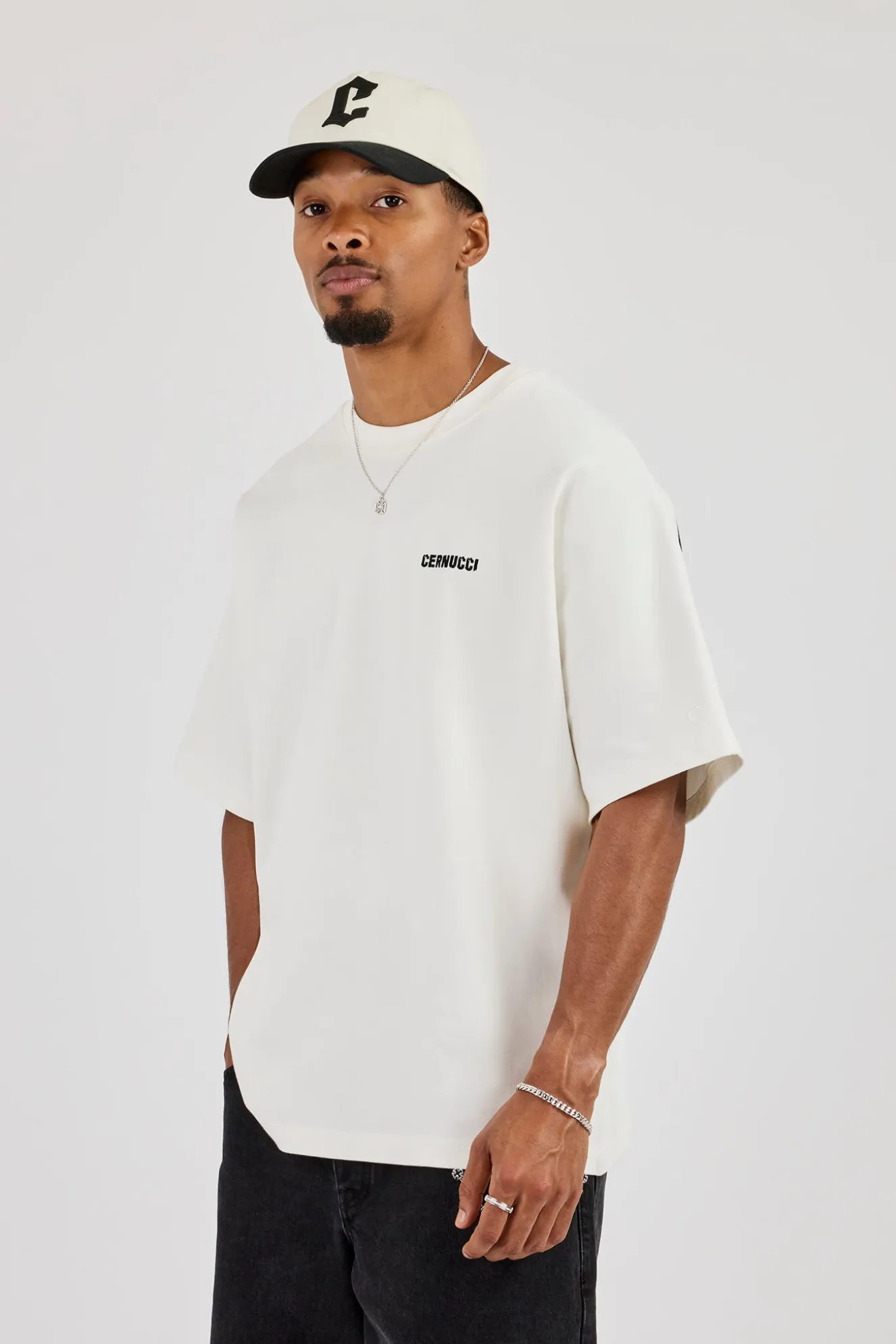 Oversized Cernucci Distressed Graphic T-Shirt - Off White