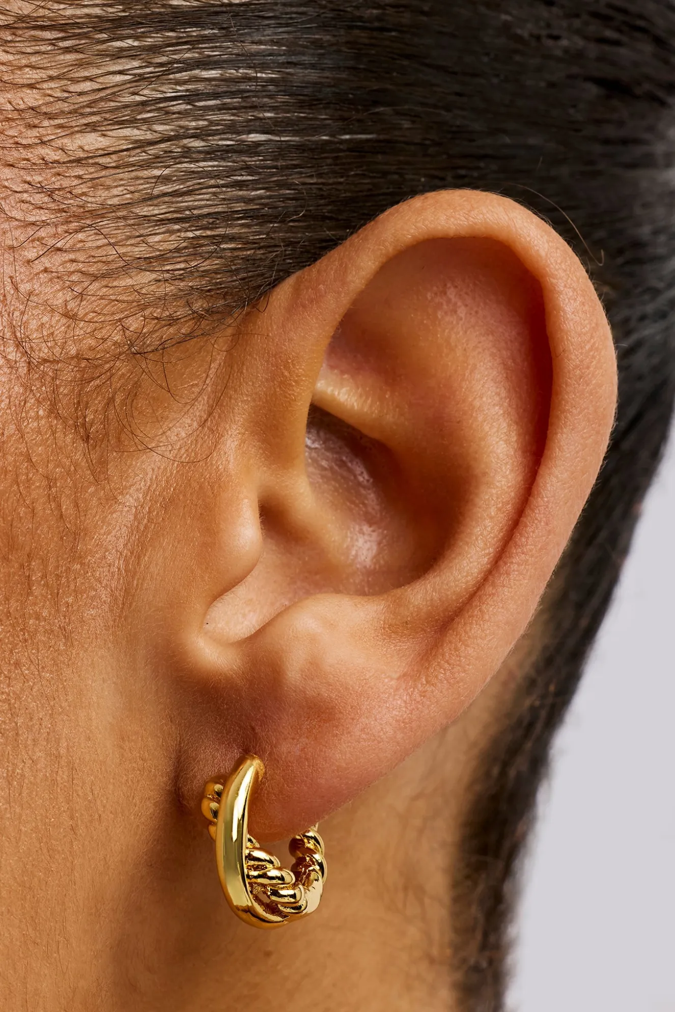 Polished Cross Over Hoop Earrings - 10mm - Gold