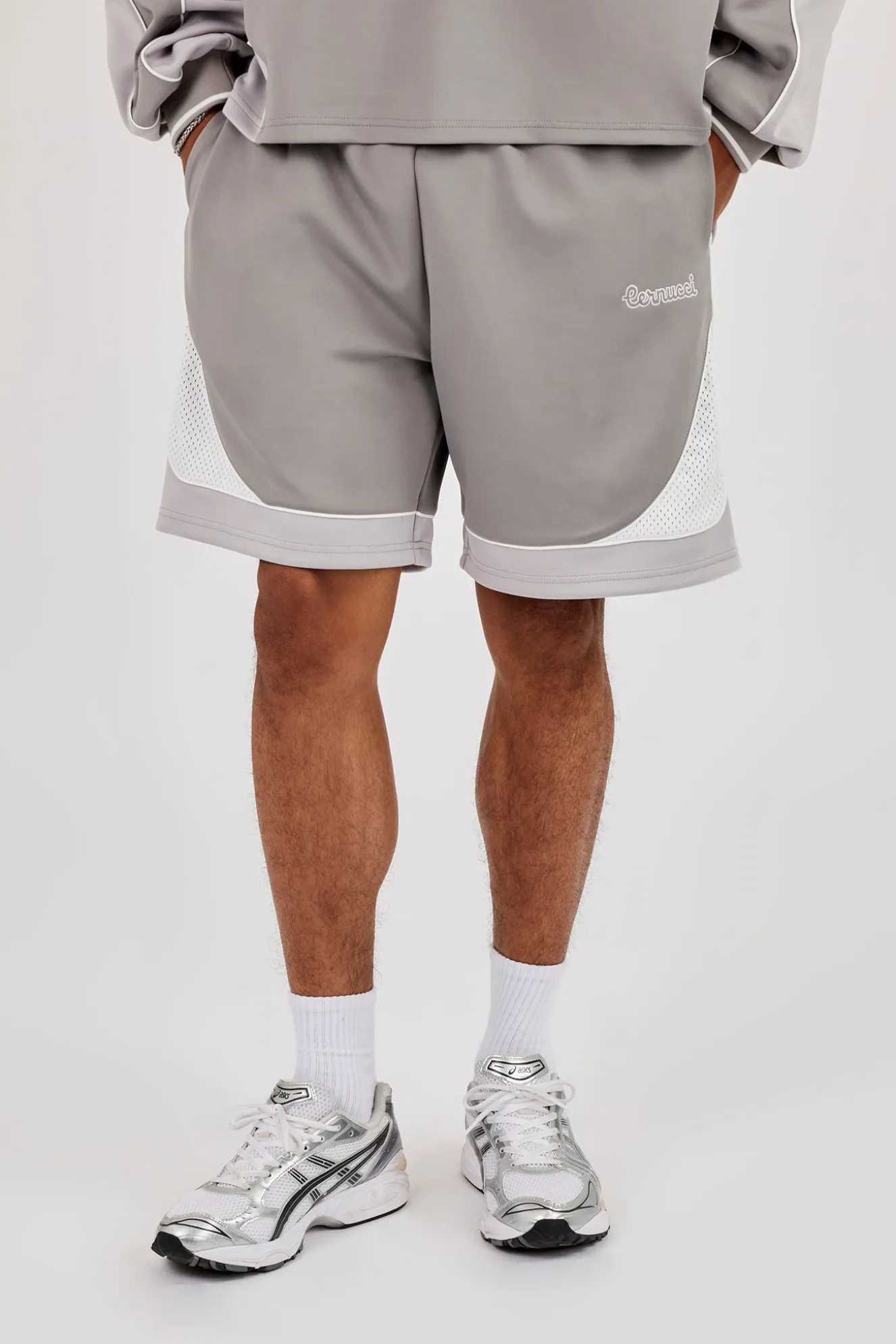 Relaxed Panelled Short - Light Grey