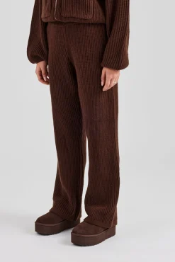 Ribbed Knitted Straight Leg Jogger - Chocolate